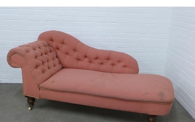 Victorian buttonback upholstered chaise / daybed, on mahogan...