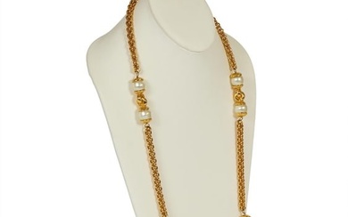 Vintage 70s Chanel Gold & Pearls Sautoir Necklace