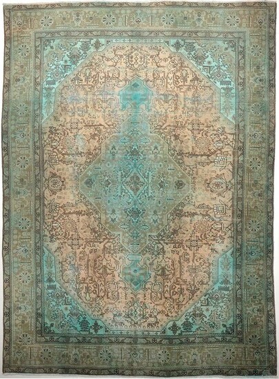 Vintage Royal - Carpet - 332 cm - 237 cm