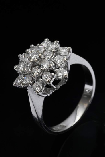 White gold 585 flower ring with diamonds (total ca. 0.95ct/VSI/W), 3,4g, size 51