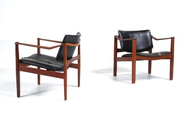 William Watting. A pair of walnut armchairs, 1960s (2)