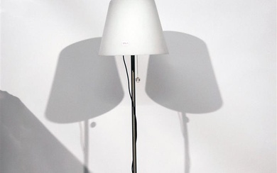 (-), staande, design lamp met wit glazen kap...