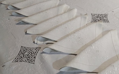 tablecloth with vintage linen napkins - Tablecloth (13) - 275 cm - 180 cm