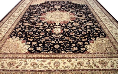 10 x 14 Black Silk&Wool Kashan Rug