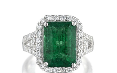 Orianne 5.09-Carat Emerald and Diamond Ring