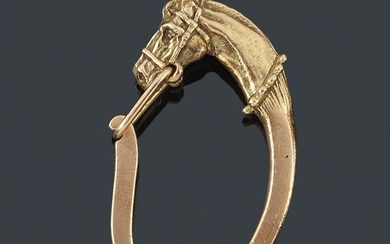 Key fob with horse head design in 18K yellow gold