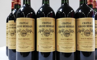 12 bouteilles de Haut-Médoc. Château Grand Merrain. Propriétaire récoltant. 1996.