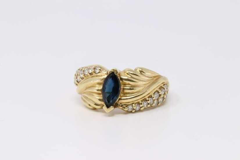 14Kt Vintage Yellow Gold Sapphire Diamond Ring.