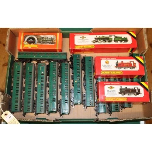 16x OO gauge items by Hornby and Tri-ang, etc. Including 4x ...