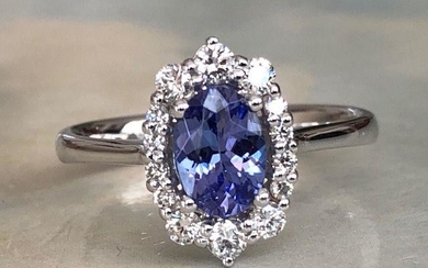 18 kt. White gold - Ring with 0.80 ct Tanzanite and