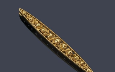 18K yellow gold floral front bar brooch.