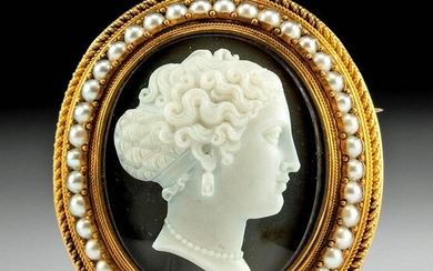 19th C. Neoclassical Gold Brooch w/ Agate Cameo