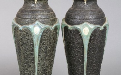 2 Keramik-Vasen