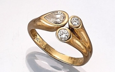 18 kt gold ring with diamond and...