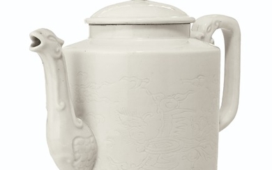 A RARE INCISED CREAMY WHITE-GLAZED CYLINDRICAL TEA POT AND COVER, 17TH-18TH CENTURY