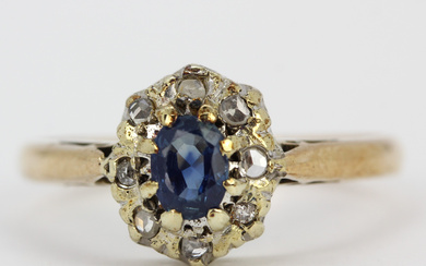 9CT SAPPHIRE AND DIAMOND CLUSTER RING.