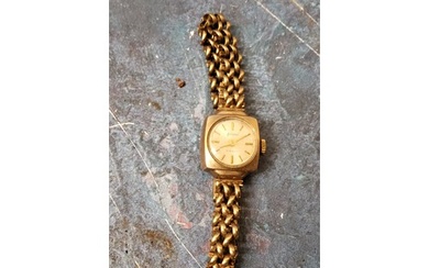 A 9ct gold lady's Accurist watch, Swiss 21 Jewel movement si...