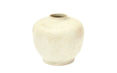 A CHINESE WHITE-GLAZED OCTAGONAL JARLET 宋至元 白釉八棱小罐