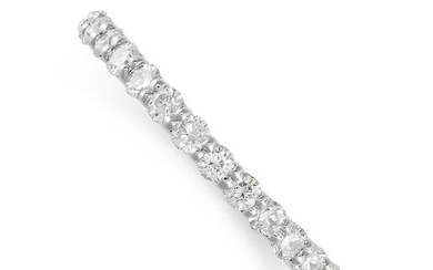 A DIAMOND FULL ETERNITY RING Round cut diamonds, total
