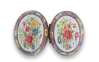 A FINE PAINTED ENAMEL FLORAL SNUFF BOX AND COVER Qianlong