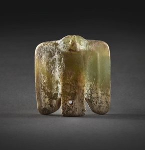 A GREEN JADE BIRD-FORM AMULET NEOLITHIC PERIOD, HONGSHAN CULTURE