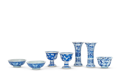 A GROUP OF BLUE AND WHITE WARES Kangxi