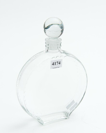 A LALIQUE NINA RICCI SIGNED DECANTER/PERFUME BOTTLE, H.21CM, LEONARD JOEL LOCAL DELIVERY SIZE: SMALL