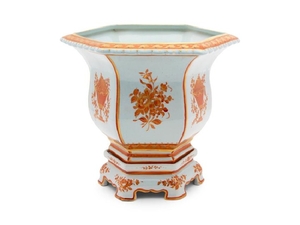 A Mottahedeh Chinese Export Style Ceramic Jardiniere on