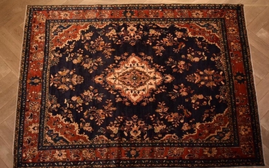 A PERSIAN MAHAL CARPET, 100% WOOL. SOLID DENSE PILE. EX-GALLERY STOCK. FIRST TIME OFFERED. IN PRISTINE CONDITION. HAND-KNOTTED VILLA...