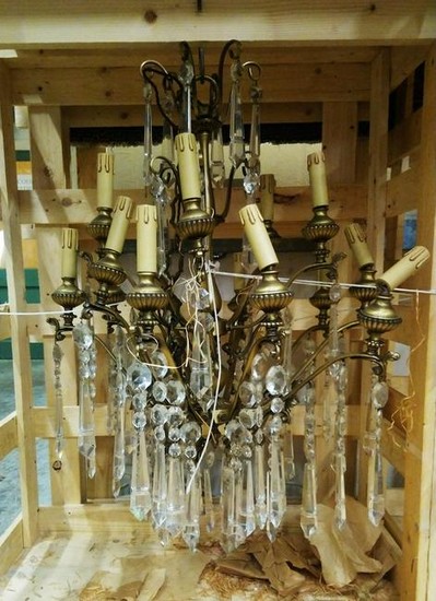 A VERY GOOD LARGE CUT GLASS CHANDELIER in wooden crate.