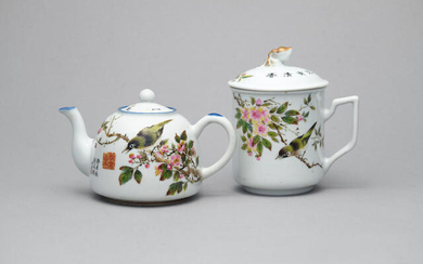 A famille-rose enamelled teapot and a covered cup