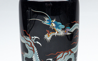 A fine Japanese cloisonne vase featuring dragon (H:22cm) Condition -...
