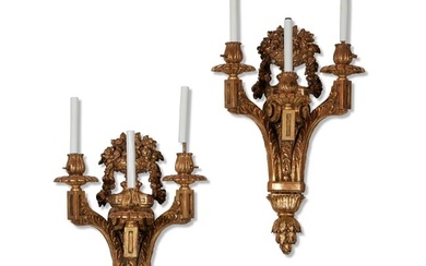 A pair of Italian Neoclassical style wall lights