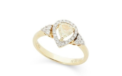 A yellow and colourless diamond cluster ring