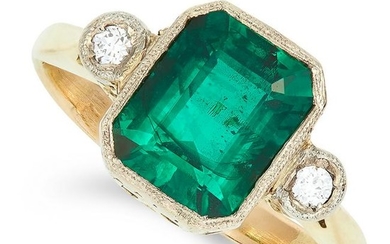 ANTIQUE SYNTHETIC EMERALD AND DIAMOND RING set with an