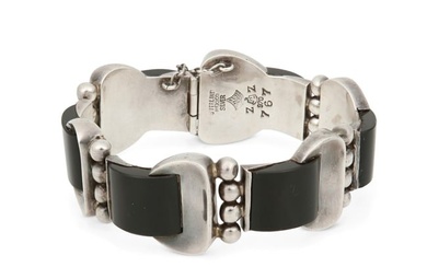 An Antonio Pineda Mexican silver and onyx link bracelet
