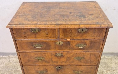 Antique C18th Walnut Chest of Drawers, 2 short over 3 long d...