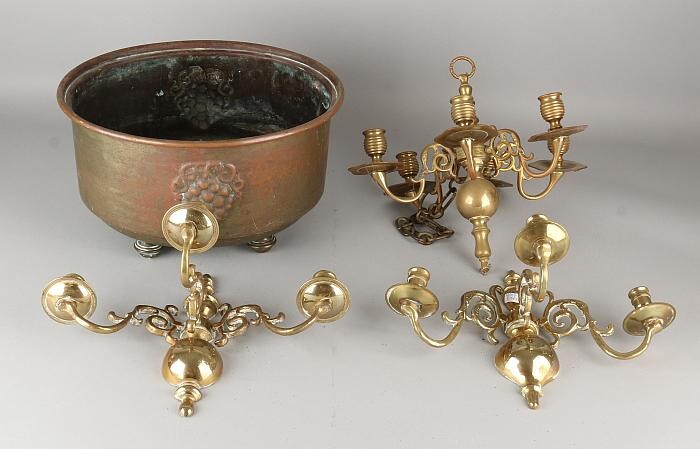 Antique brass four times. 19th century. Comprising