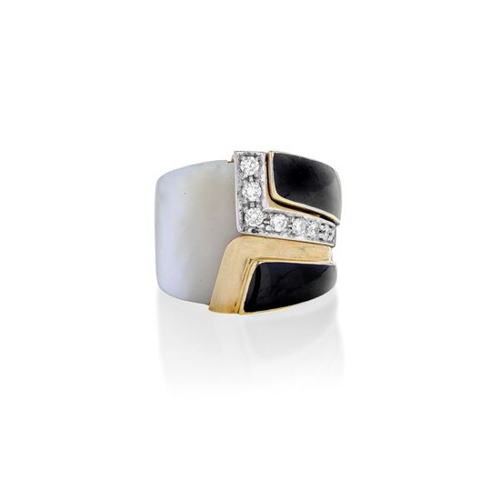 Band ring in yellow gold, white gold mother of pearl, diamond and black enamel