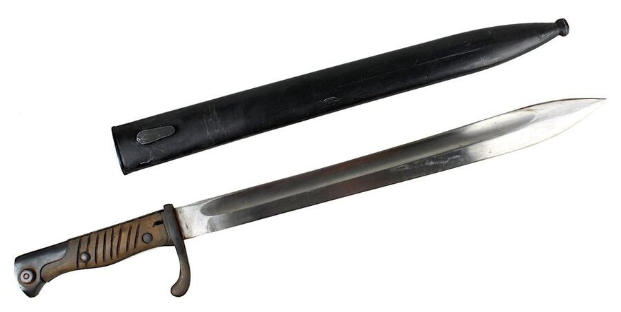 Bayonet, Prussia WK. I, German Reich 1871 - 1918, on blade marked "Ernst Busch Solingen", steel scabbard, l: ca. 50 cm resp. 51,5 cm (with scabbard), signs of age, 2484 - 0008