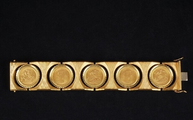 Bracciale oro giallo 18kt. decorato da 5 sterline inglesi parimenti in oro...