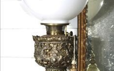 Brass Banquet Lamp w Flower Shade