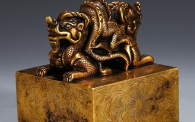 CHINESE GILT BRONZE CARVED DOUBLE DRAGON SQUARE SEAL