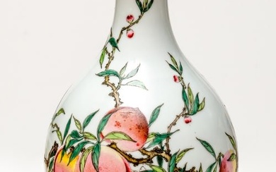 CHINESE PORCELAIN PEACHES VASE FOR A LONG LIFE