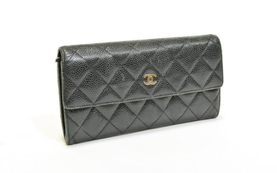 Chanel CC Classic Continental Wallet in Quilted Caviar