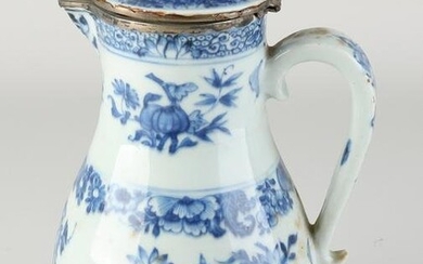 Chinese 18th century valve jug, H 20 cm.