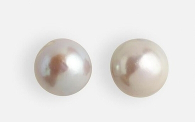 Cultured pearl ear studs