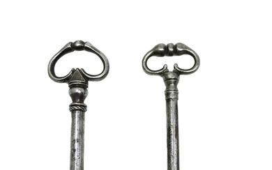 Deux clés. 11, 26 - 11, 21 cm - Lot 44 - Art Richelieu