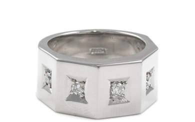 Diamond Mens Platinum Ring, 35.4 grams