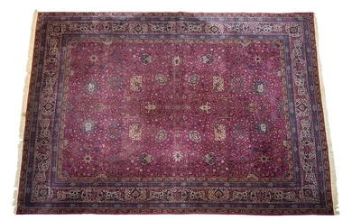 (-), Een handgeknoopt perzisch tapijt.